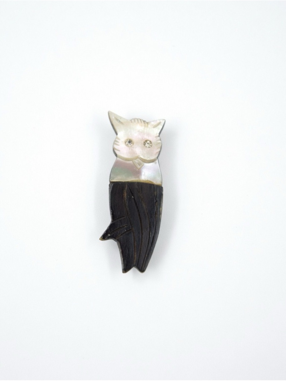 Vintage Owl Pin Brooch in Iridescent Mother-of-Pearl
